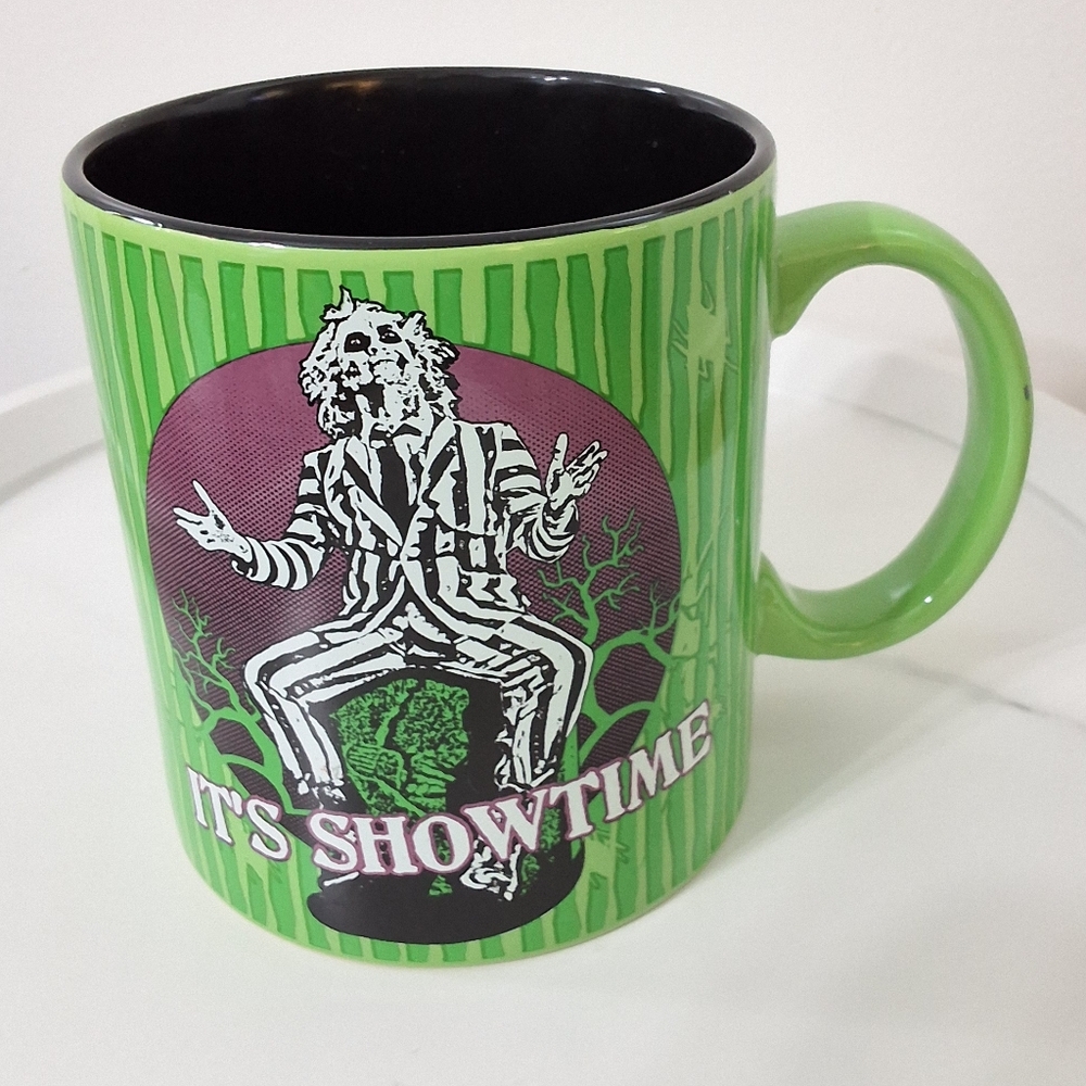 Beetlejuice “It’s Showtime” 20 Oz. Ceramic Coffee Mug, NEW